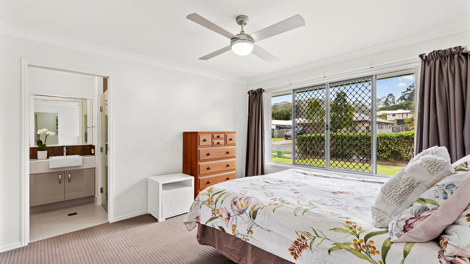 18 Forest Pines Boulevard, Forest Glen QLD 4556 - photo 4