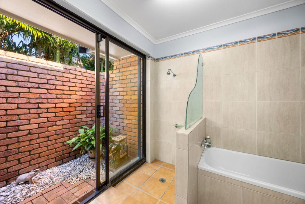 Sold - 8 Kardinia Street - New Property in Minyama - Real Estate by Vicki Stewart