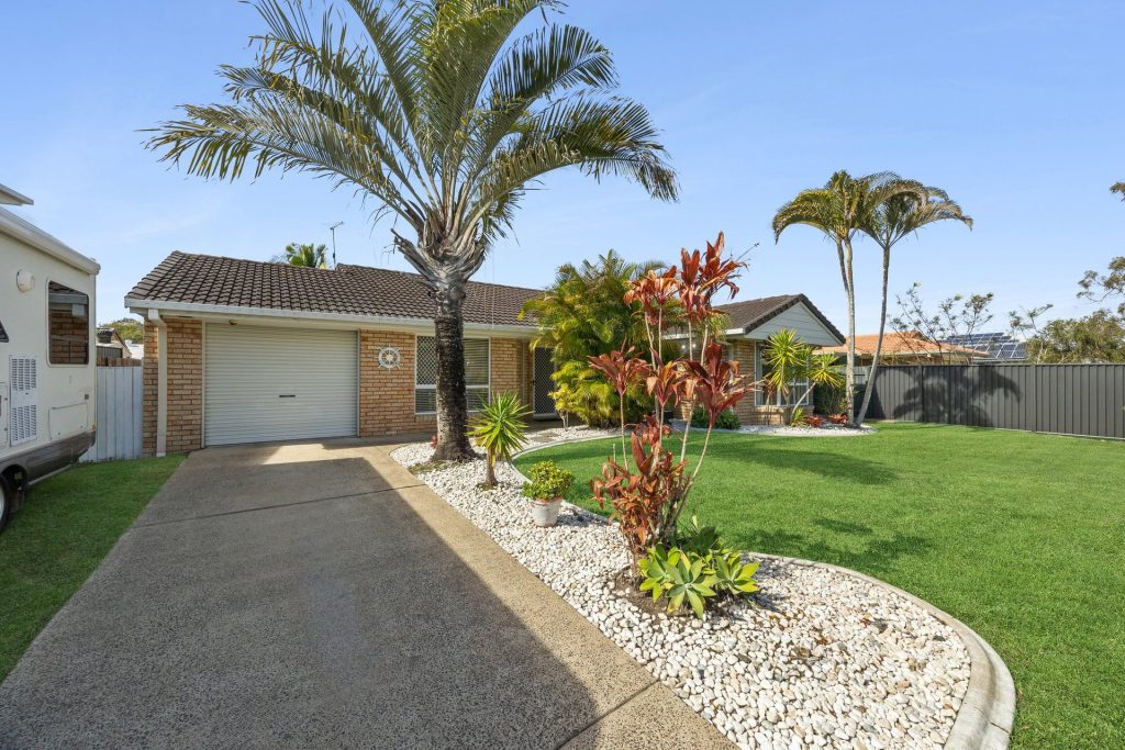 For Sale - 3 Snowdrop Avenue - New Property in Currimundi - Real Estate by Vicki Stewart