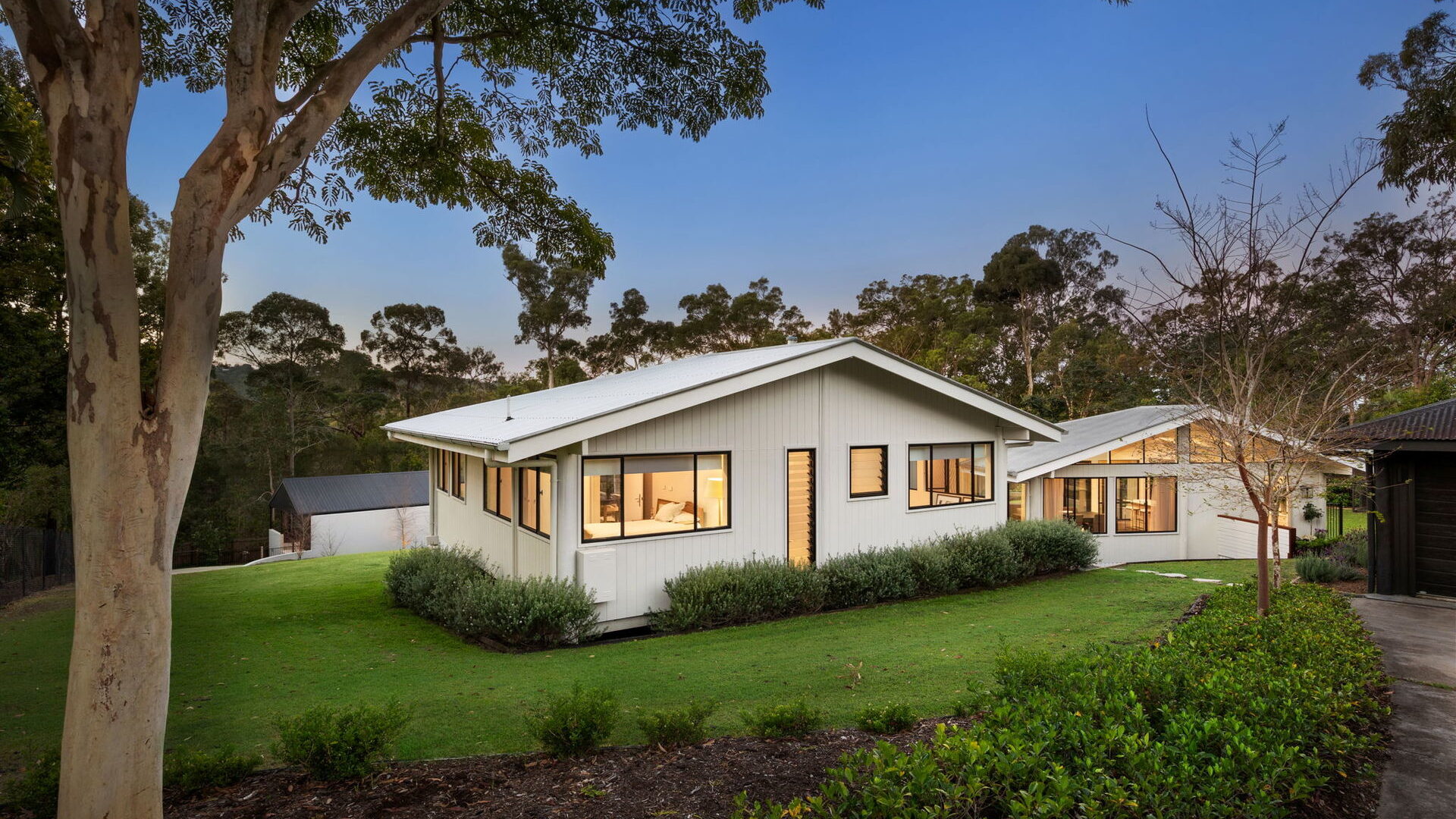 For Sale - 1 Forest Oak Court - New Property in Tanawha - Real Estate by Brad Woodhams