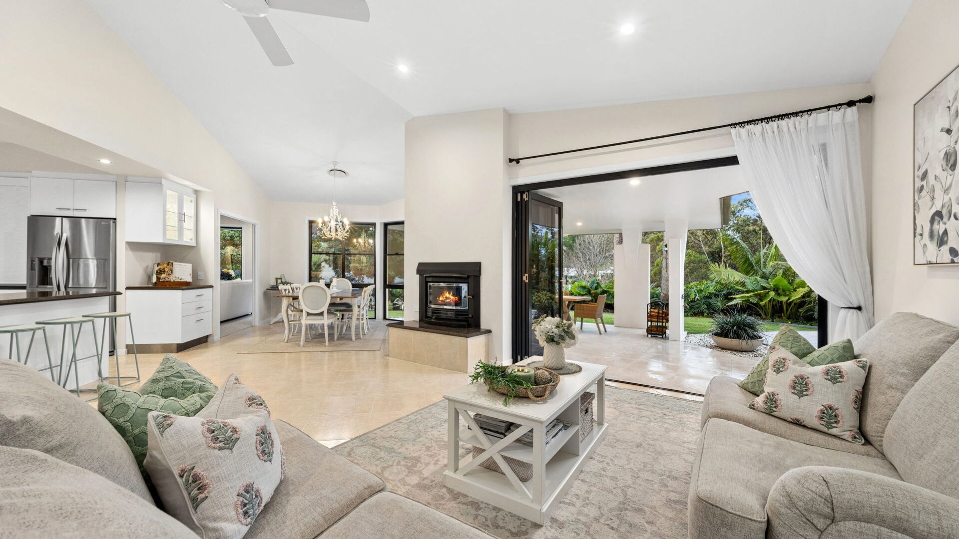 For Sale - 2 Firetail Court - New Property in Tanawha - Real Estate by Chris Pace
