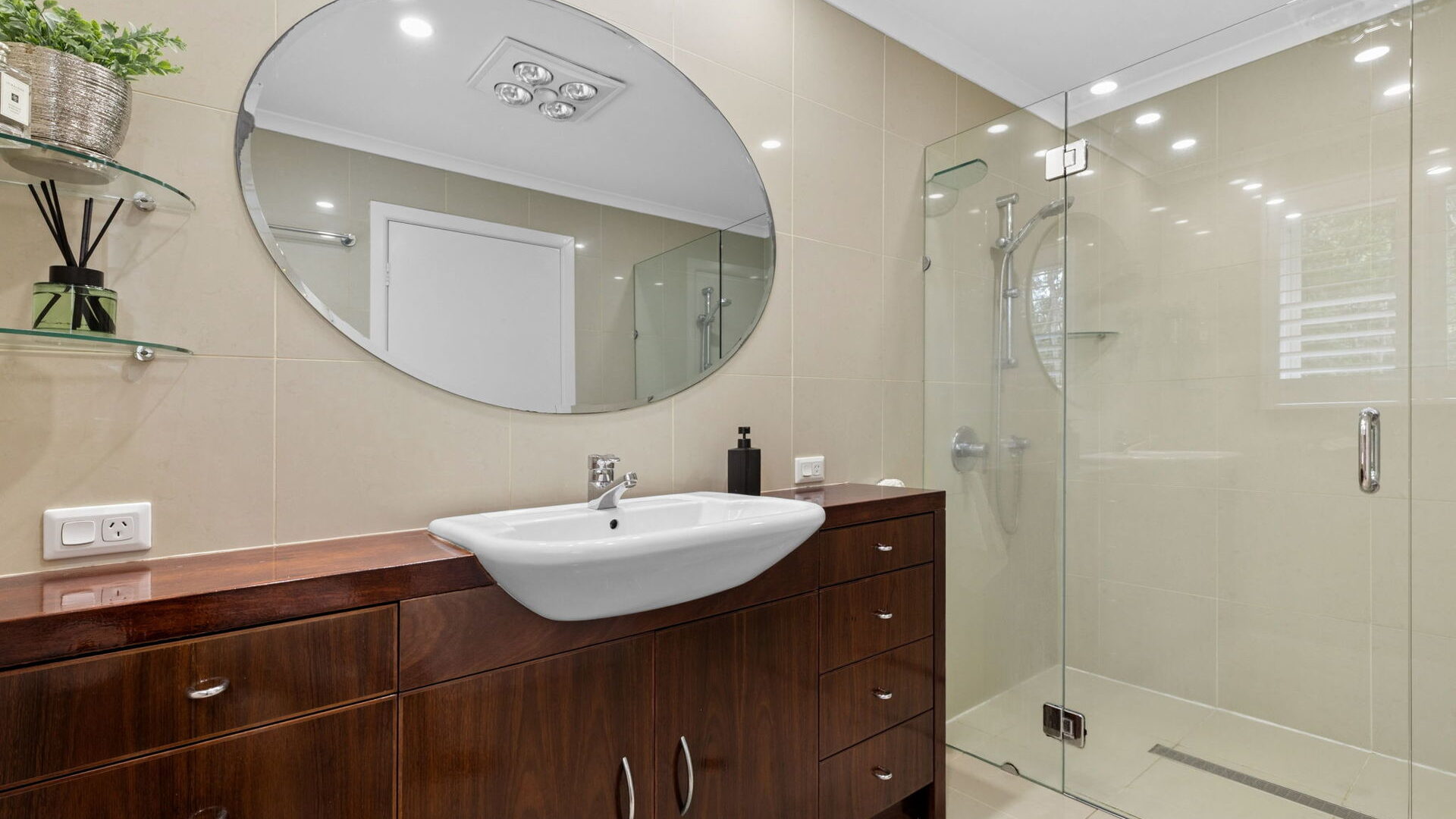 For Sale - 11 Holland Way - New Property in Mons - Real Estate by Vicki Stewart