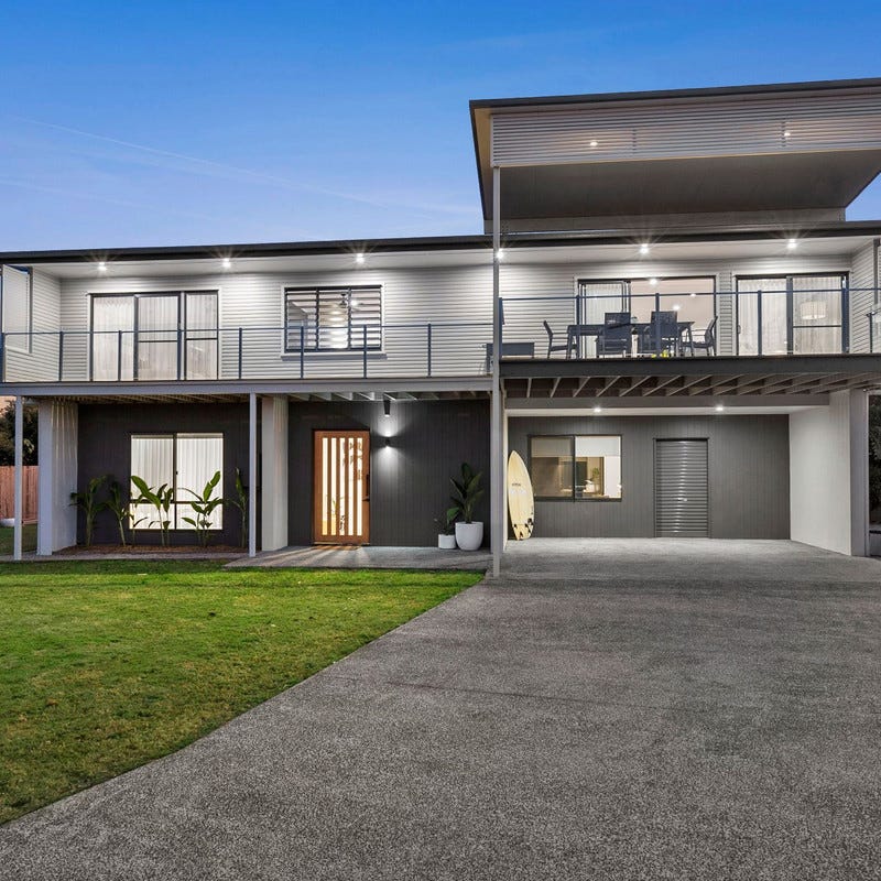 15 Jakeman Drive