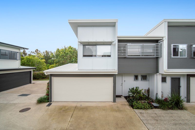 2 Kurrimine Crescent