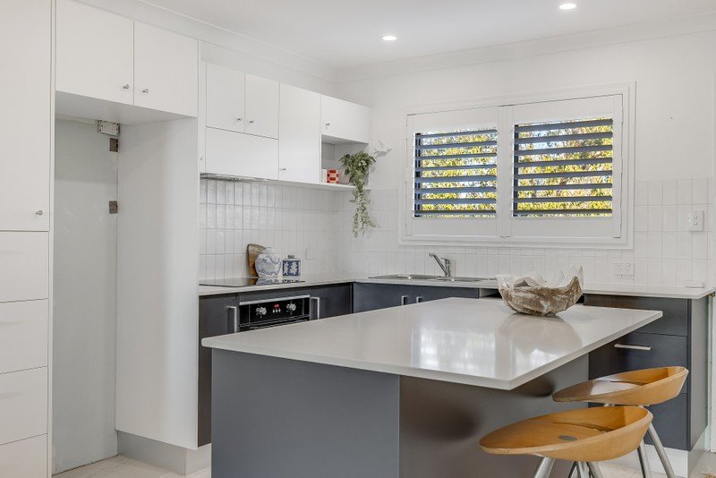 4/10 Pangarinda Place